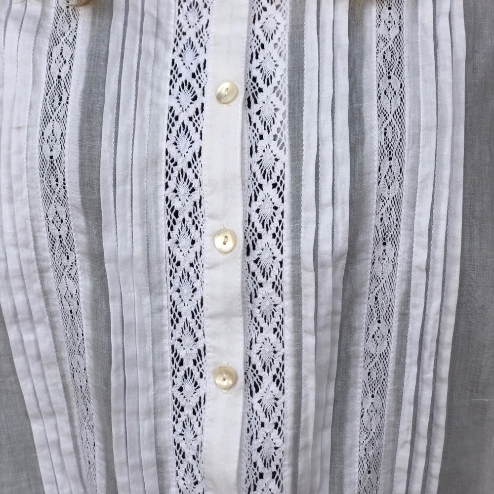Dainty Kyla Seo Blouse